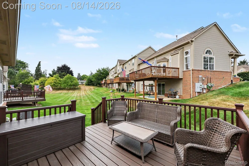 950 Sloane Court White Lake Charter Township, MI 48386