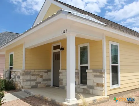 1366 Hanz Drive