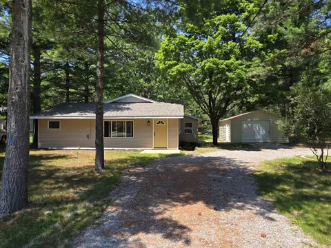 1137 Wintergreen Street