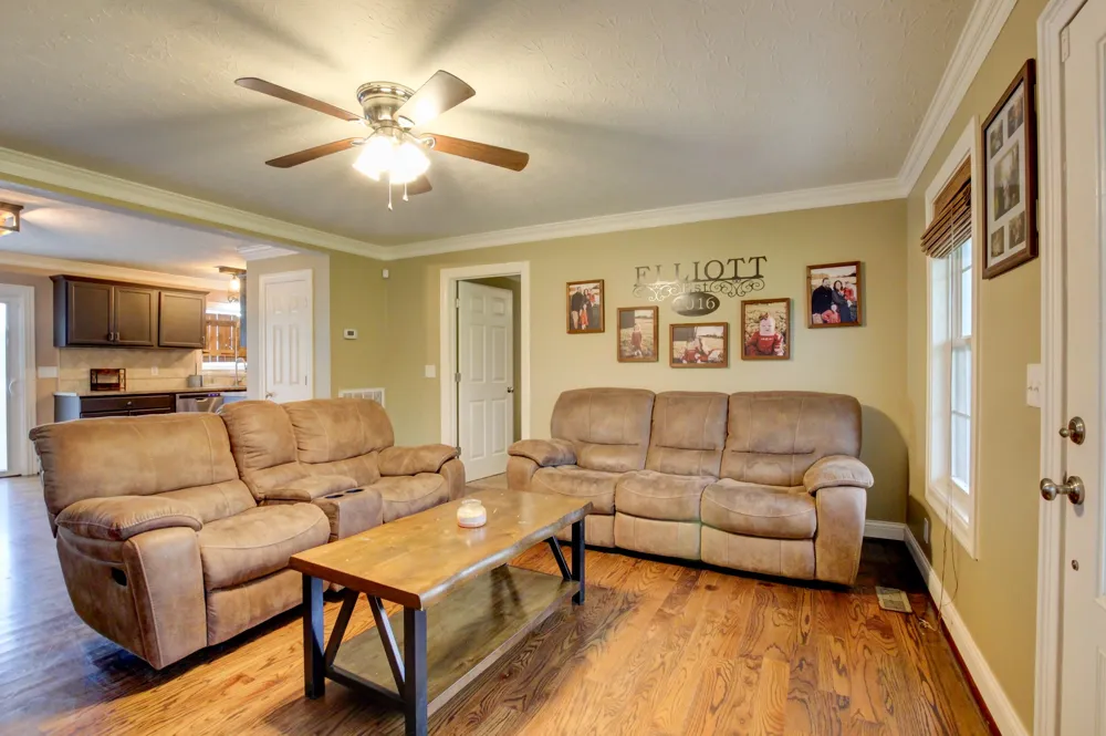 2964 Sweethome Rd Chapmansboro, TN 37035
