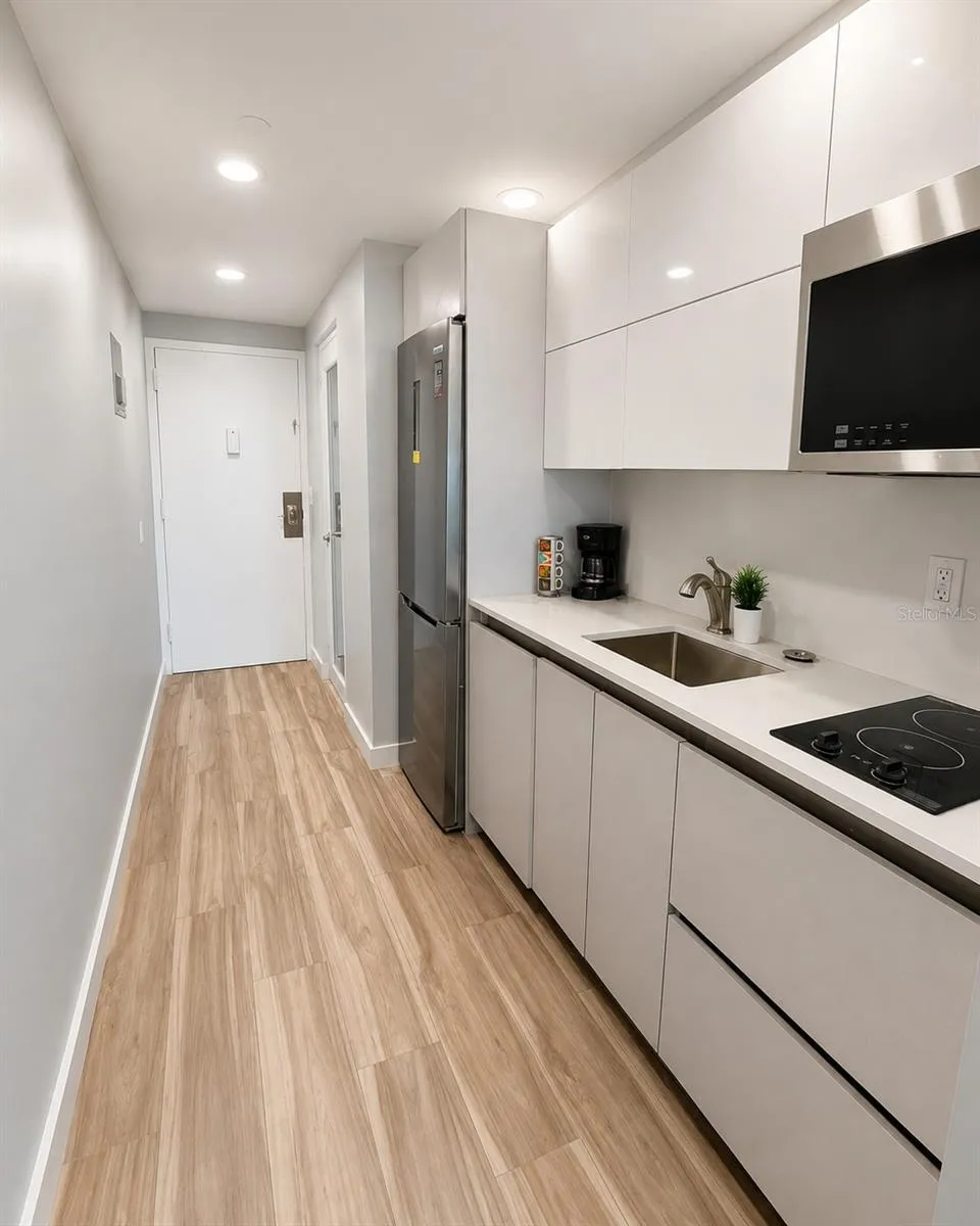 6165 AVE. ISLA VERDE #458 Carolina, PR 00979