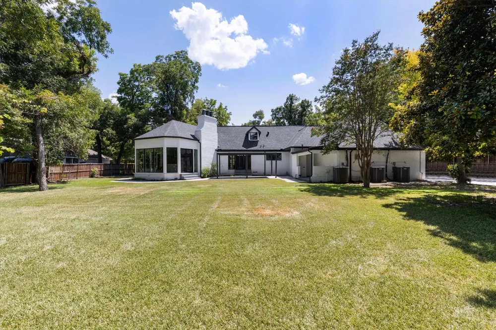 11752 Valleydale Drive Dallas, TX 75230