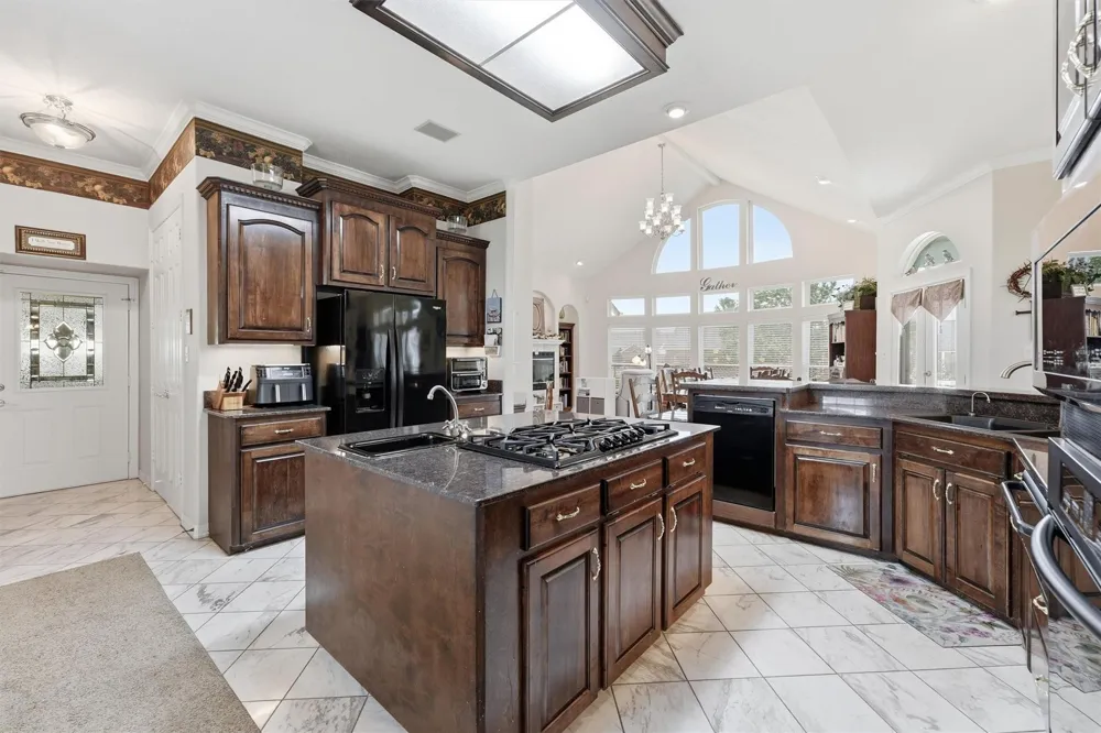 9018 Water Point Drive Beach City, TX 77523