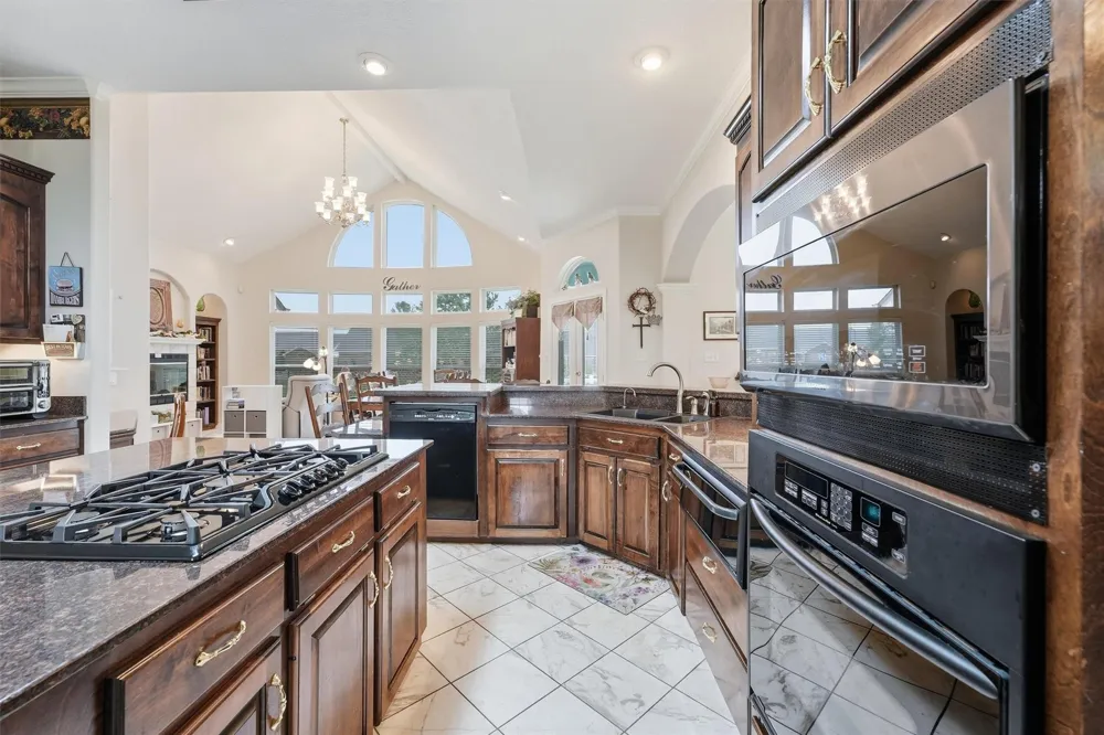 9018 Water Point Drive Beach City, TX 77523