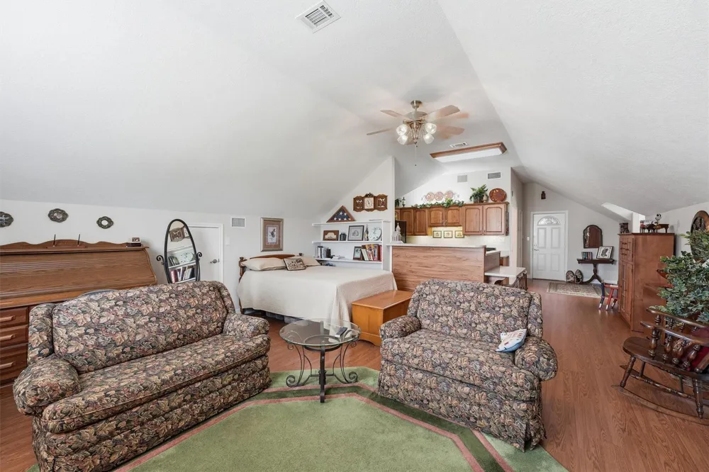 9018 Water Point Drive Beach City, TX 77523