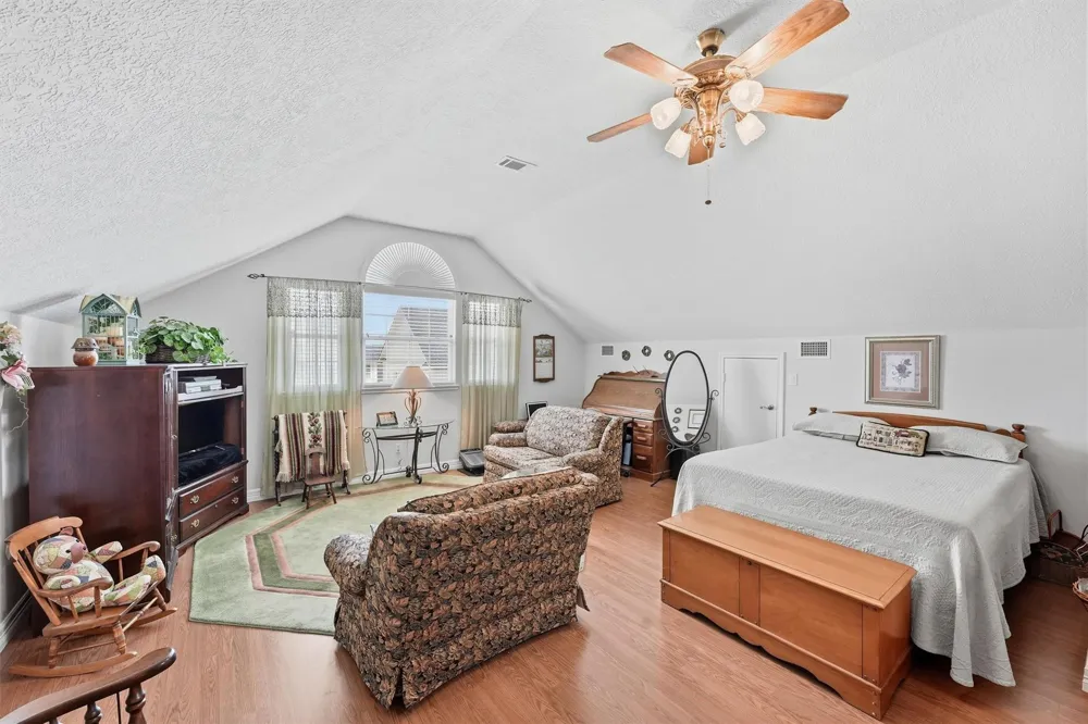 9018 Water Point Drive Beach City, TX 77523