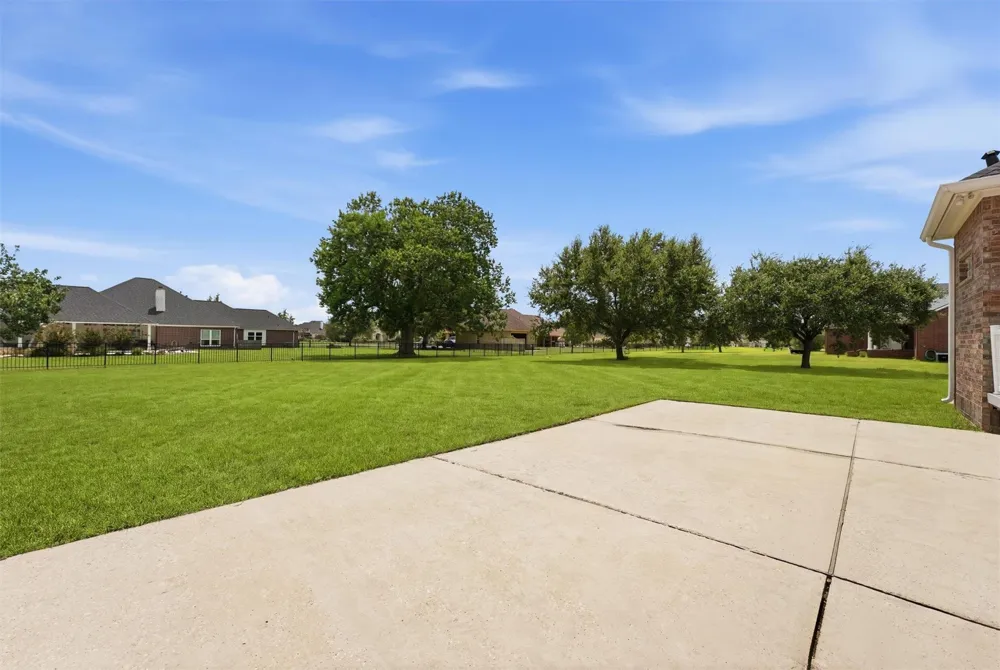 9018 Water Point Drive Beach City, TX 77523