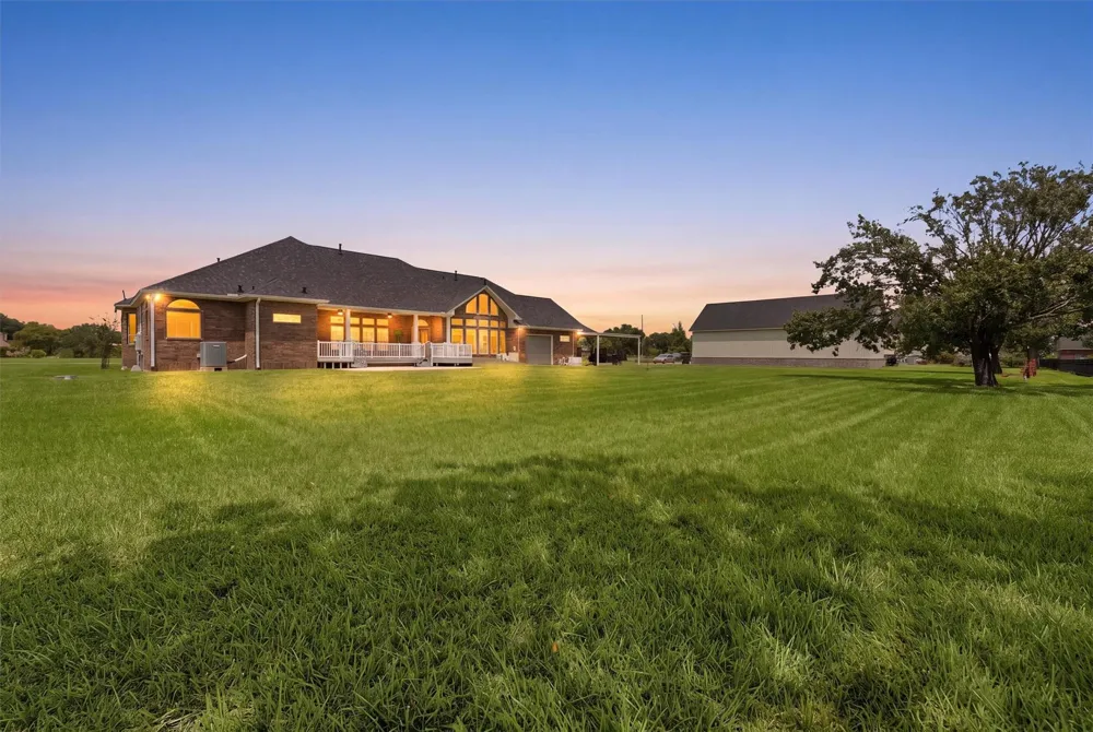 9018 Water Point Drive Beach City, TX 77523