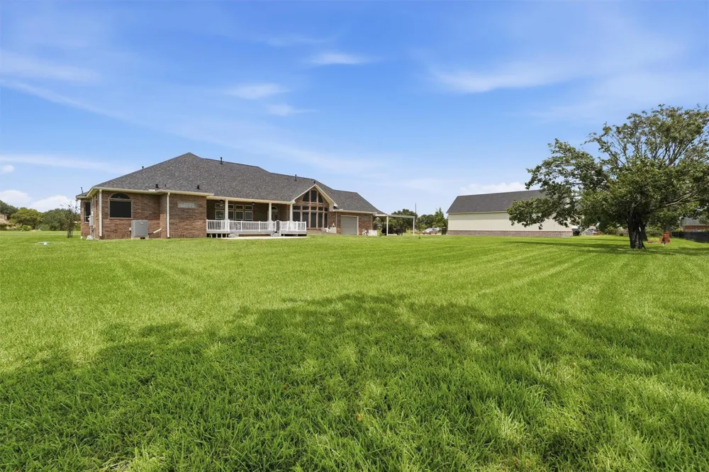 9018 Water Point Drive Beach City, TX 77523
