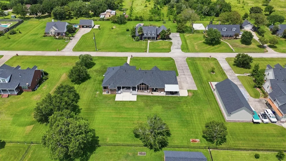 9018 Water Point Drive Beach City, TX 77523