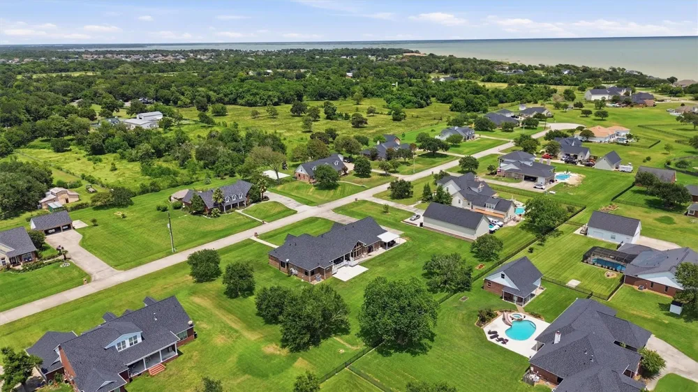 9018 Water Point Drive Beach City, TX 77523