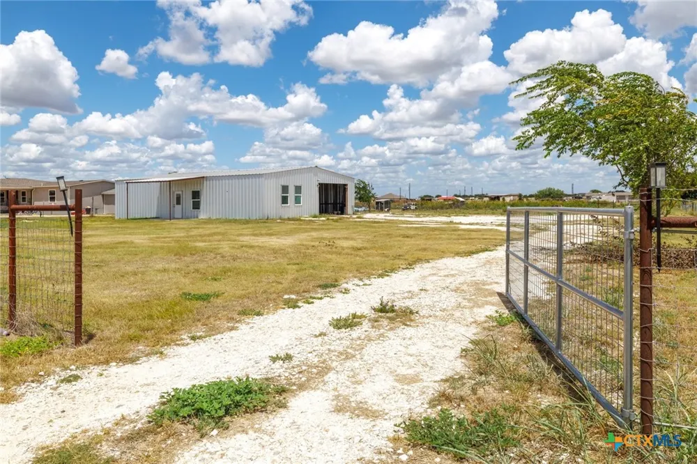 171 Daniel Drive Bertram, TX 78605