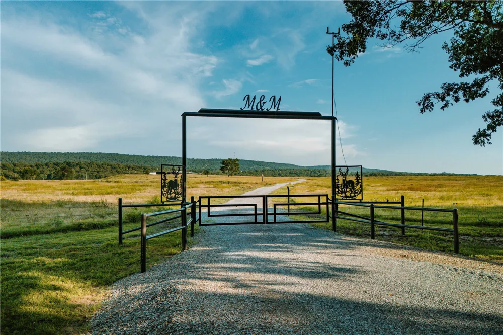 14202 E Reynolds Road Kiowa, OK 74553