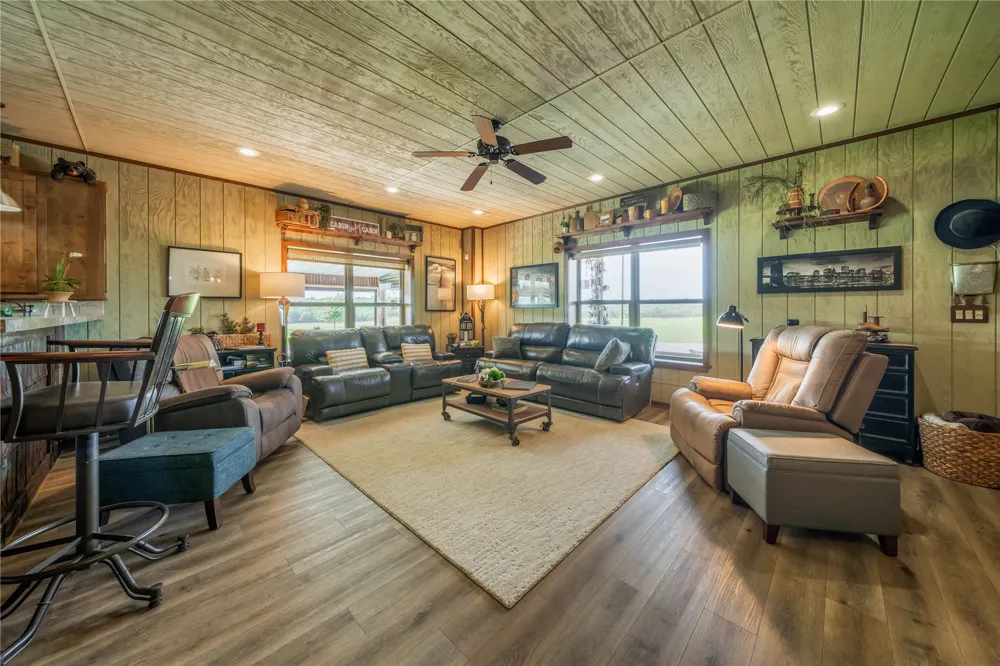 14202 E Reynolds Road Kiowa, OK 74553