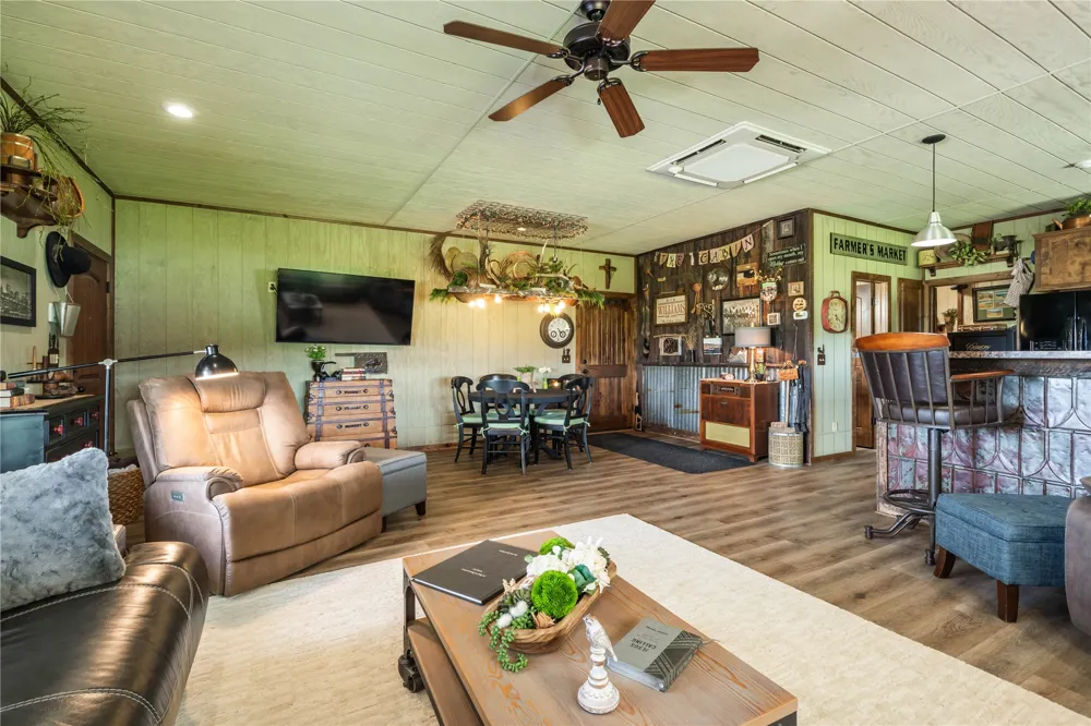 14202 E Reynolds Road Kiowa, OK 74553