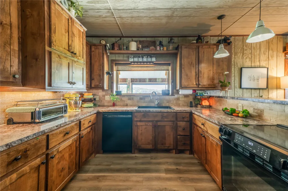 14202 E Reynolds Road Kiowa, OK 74553