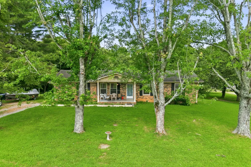 9106 Holmes Creek Rd Smithville, TN 37166