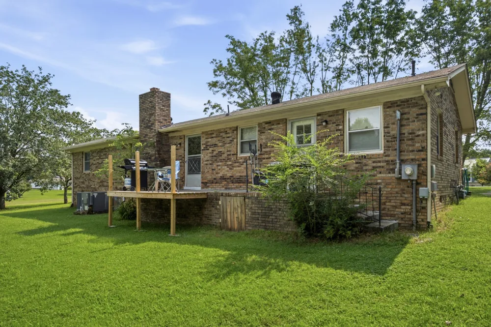 9106 Holmes Creek Rd Smithville, TN 37166