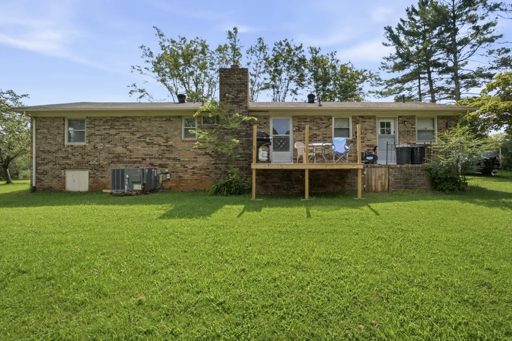 9106 Holmes Creek Rd Smithville, TN 37166