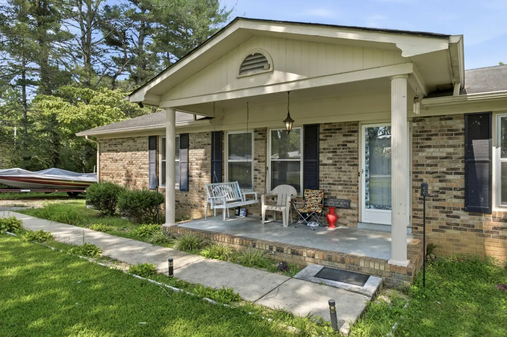 9106 Holmes Creek Rd Smithville, TN 37166