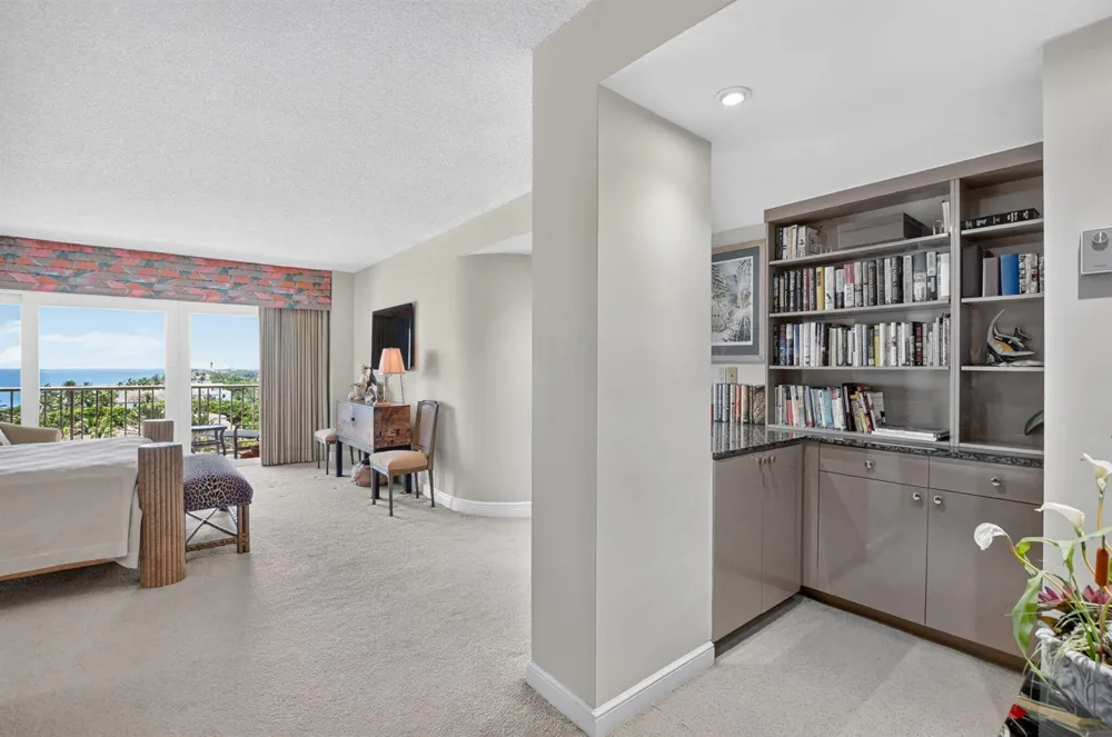 1021 HILLSBORO MILE #705 Hillsboro Beach, FL 33062