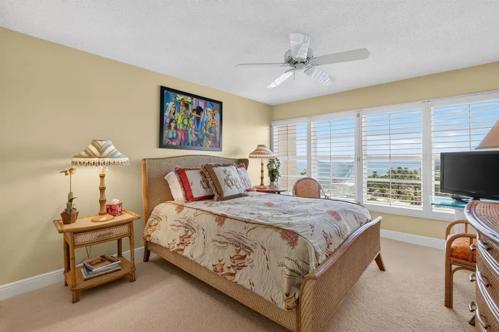 1021 HILLSBORO MILE #705 Hillsboro Beach, FL 33062