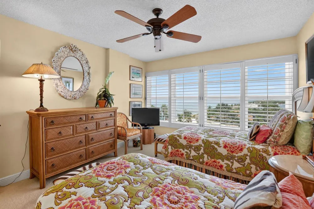 1021 HILLSBORO MILE #705 Hillsboro Beach, FL 33062