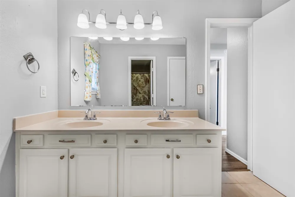 24010 King Court S Broken Arrow, OK 74014