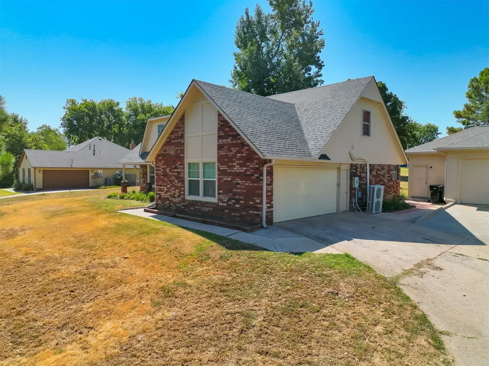 24010 King Court S Broken Arrow, OK 74014