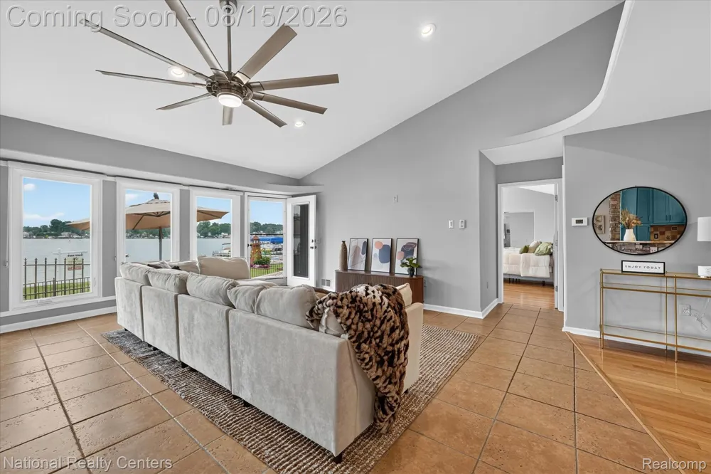 560 Black Oaks Trail Howell City, MI 48843