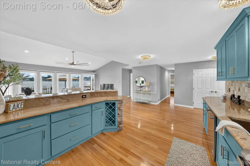 560 Black Oaks Trail Howell City, MI 48843