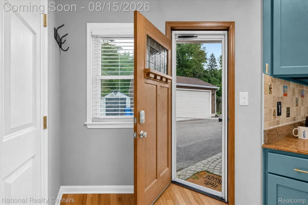 560 Black Oaks Trail Howell City, MI 48843