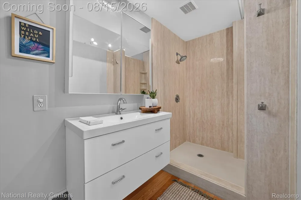 560 Black Oaks Trail Howell City, MI 48843