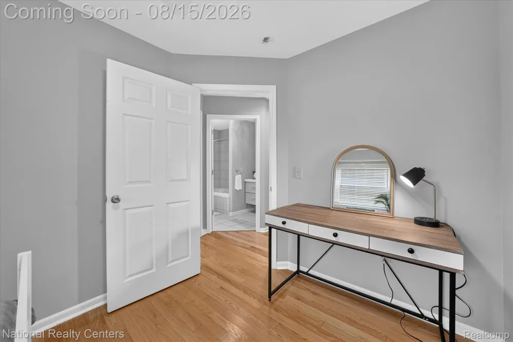 560 Black Oaks Trail Howell City, MI 48843