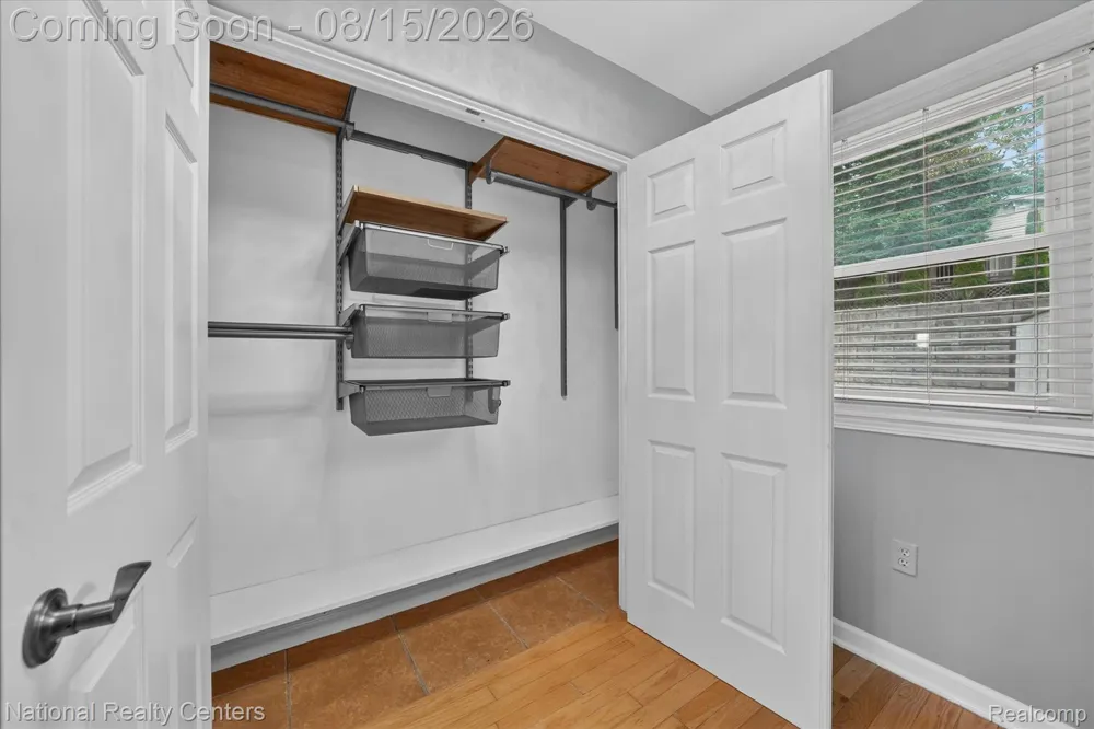 560 Black Oaks Trail Howell City, MI 48843