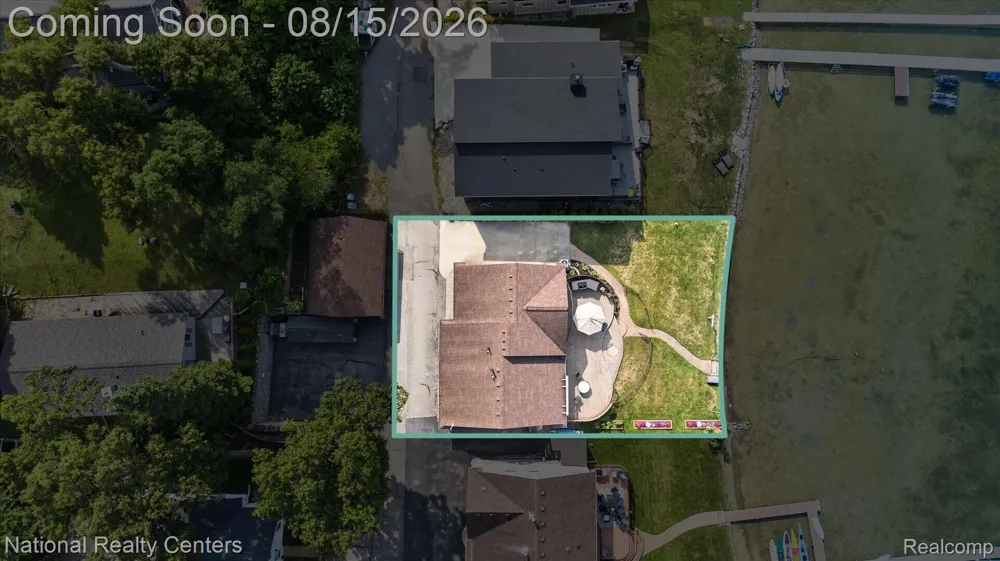 560 Black Oaks Trail Howell City, MI 48843