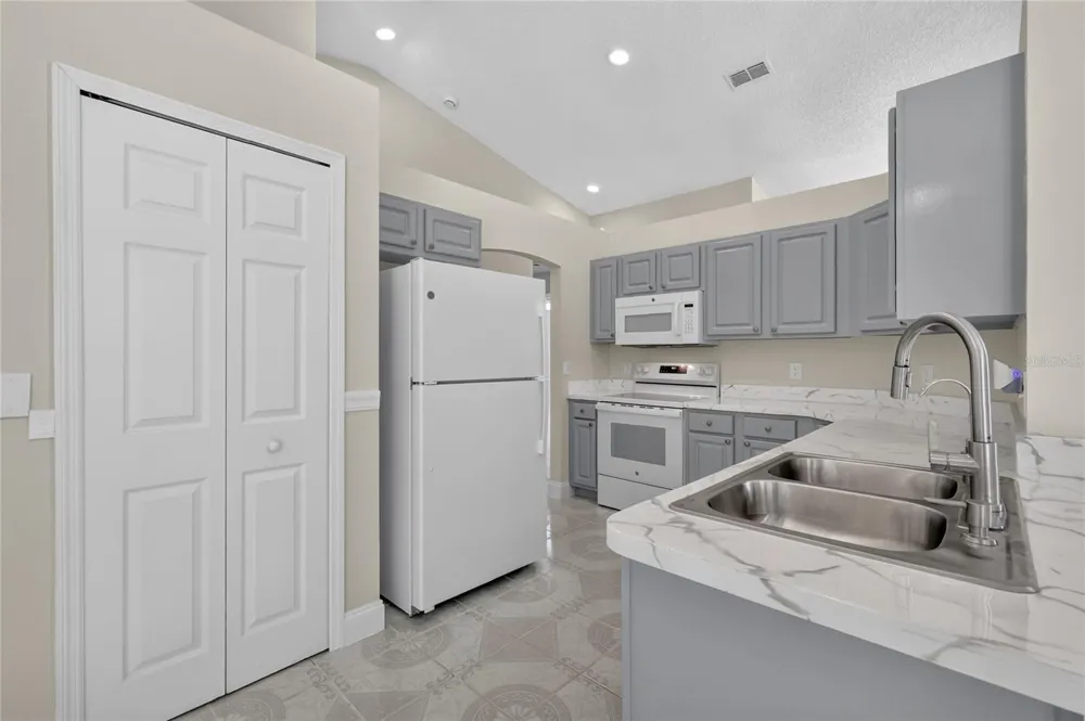 517 PEPPERMILL CIRCLE Kissimmee, FL 34758