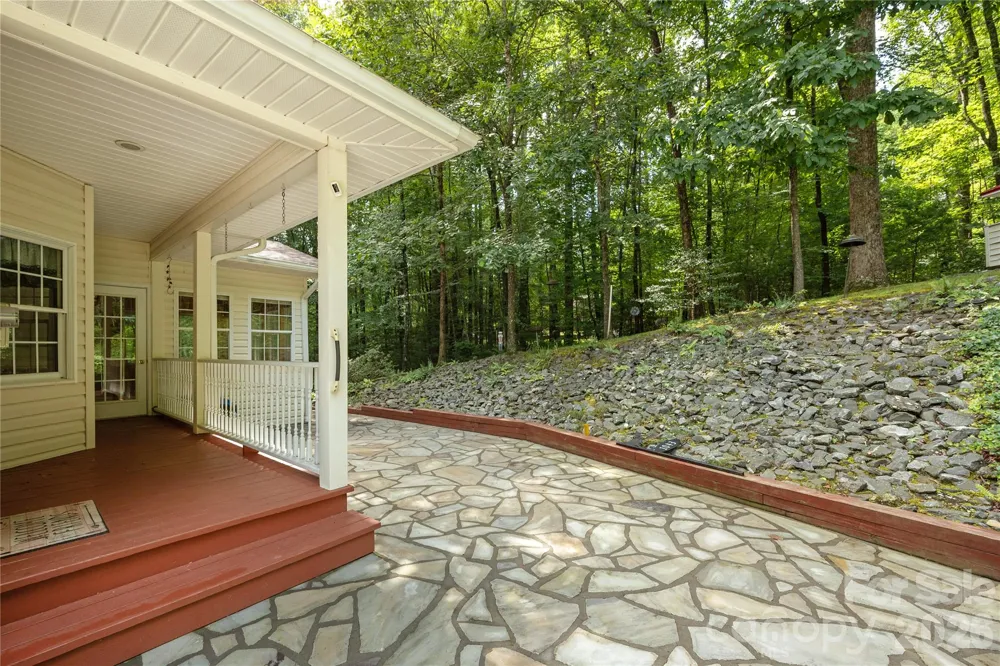 1043 Berea Church Road Hendersonville, NC 28739