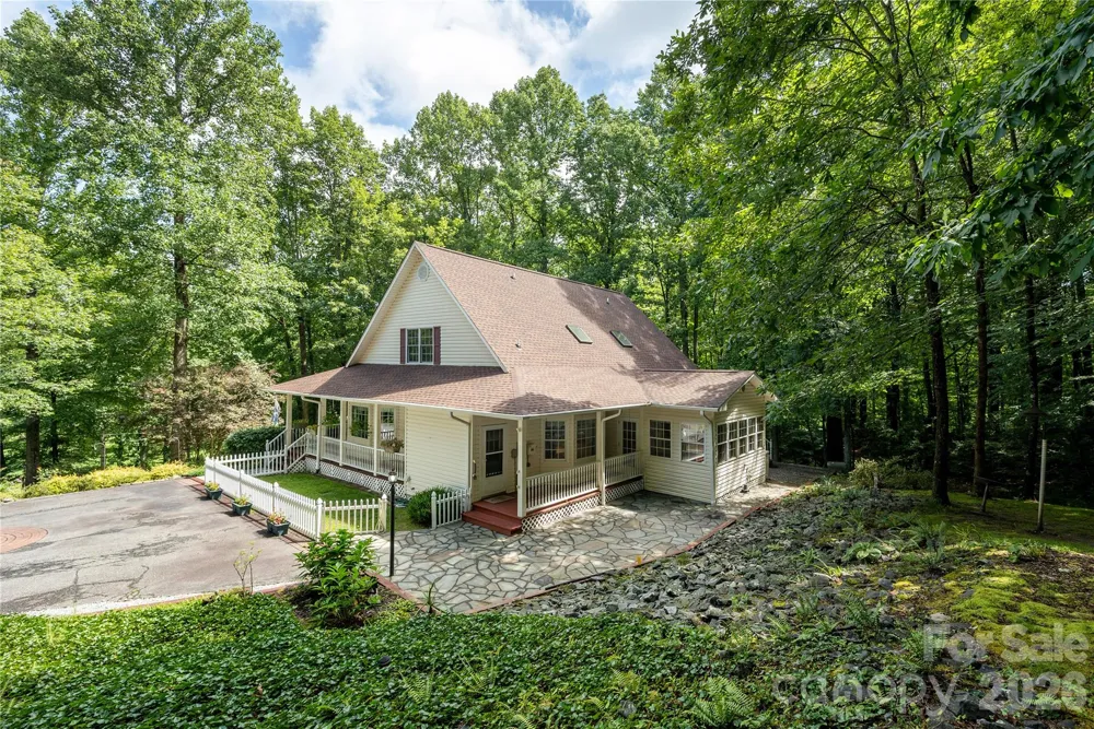 1043 Berea Church Road Hendersonville, NC 28739