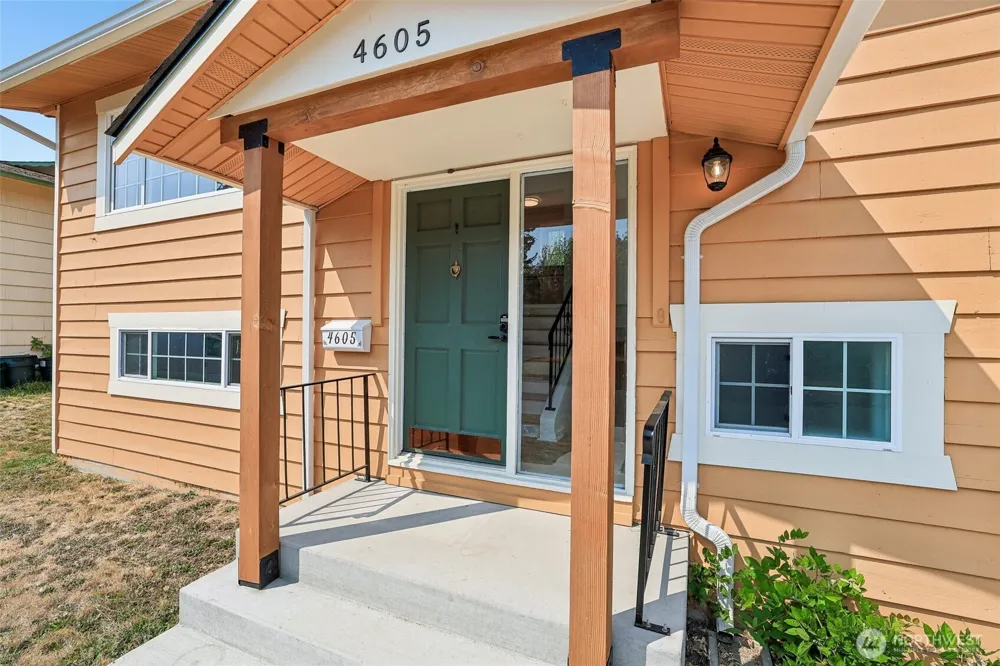 4605 224th Place SW Mountlake Terrace, WA 98043
