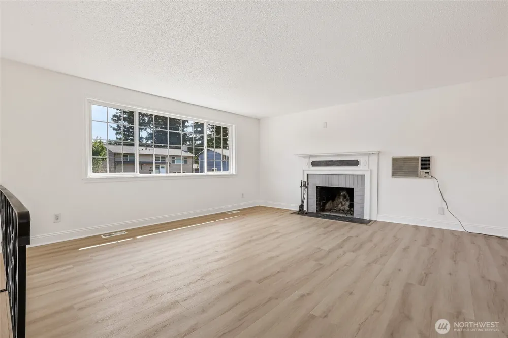 4605 224th Place SW Mountlake Terrace, WA 98043