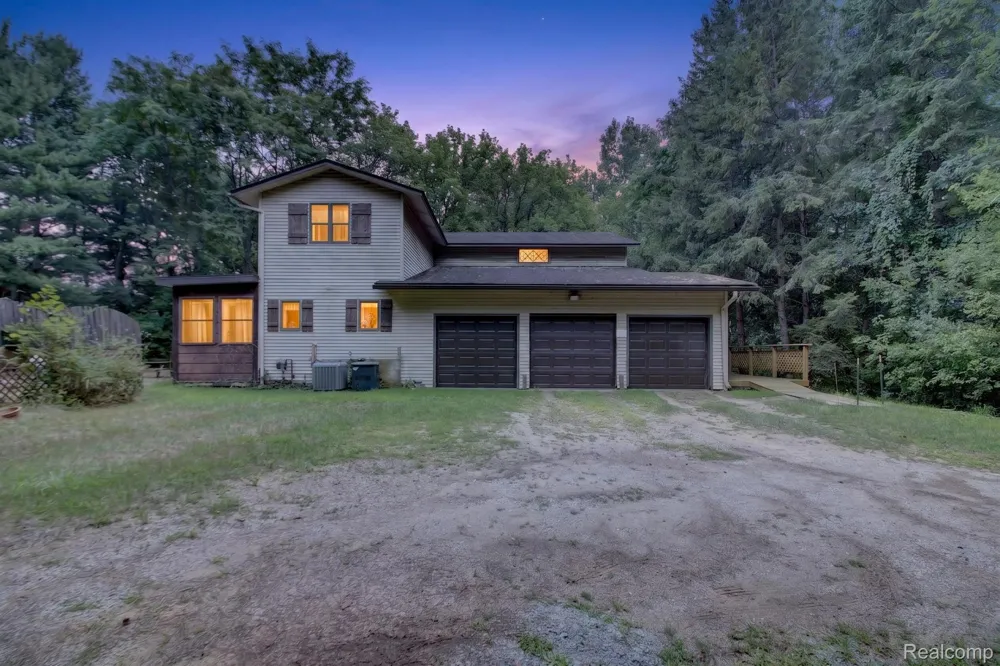 1817 S Baldwin Road Oxford Charter Township, MI 48371