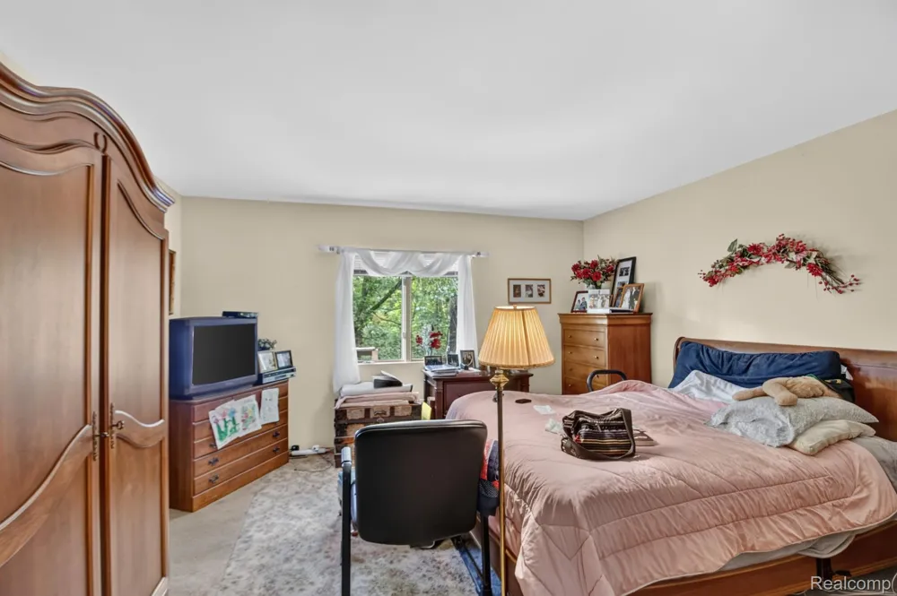 1817 S Baldwin Road Oxford Charter Township, MI 48371