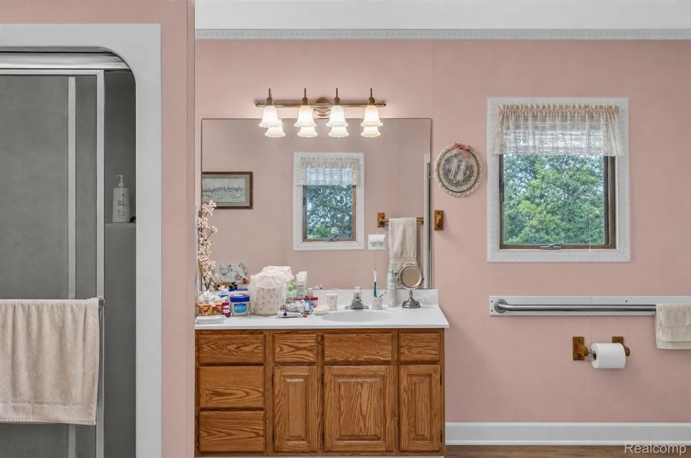 1817 S Baldwin Road Oxford Charter Township, MI 48371