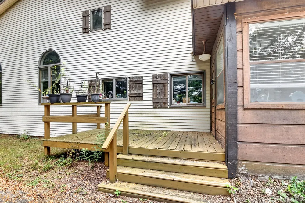 1817 S Baldwin Road Oxford Charter Township, MI 48371