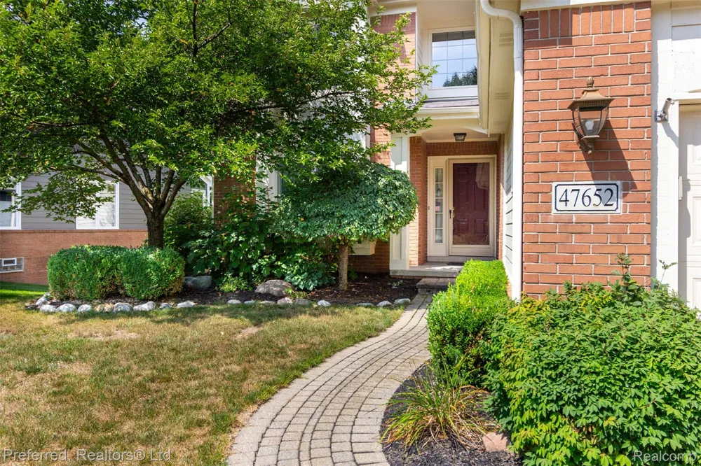 47652 Arbor Trail #77 Northville Township, MI 48168