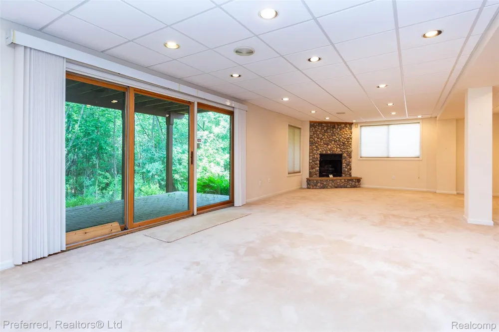 47652 Arbor Trail #77 Northville Township, MI 48168