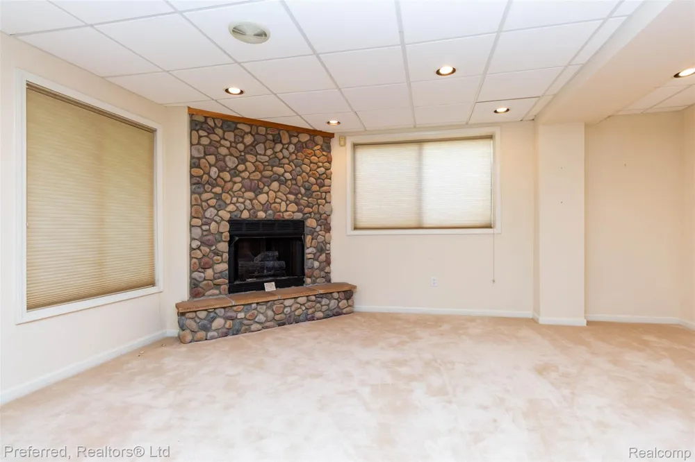47652 Arbor Trail #77 Northville Township, MI 48168