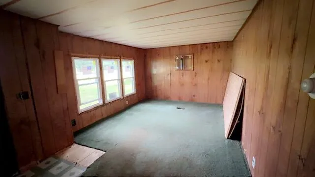 6633 W Forest Lawn Road Three Oaks Township, MI 49128