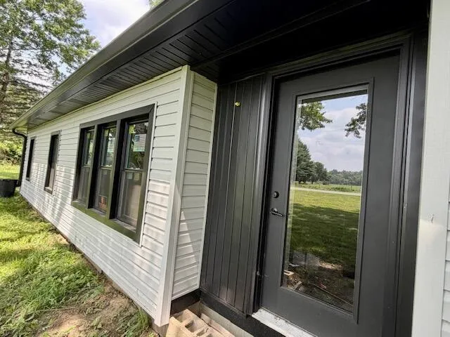 6633 W Forest Lawn Road Three Oaks Township, MI 49128